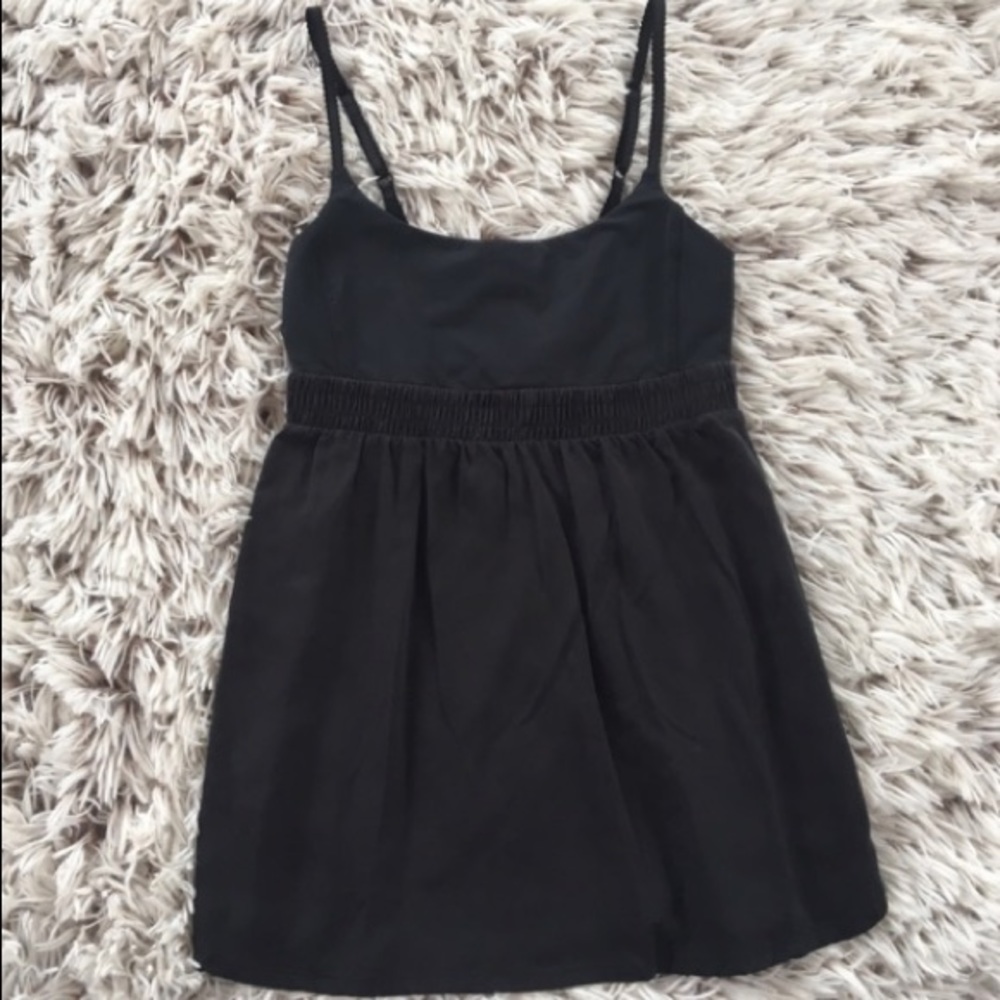 LULUMON BABY DOLL BLACK TANK -size 4